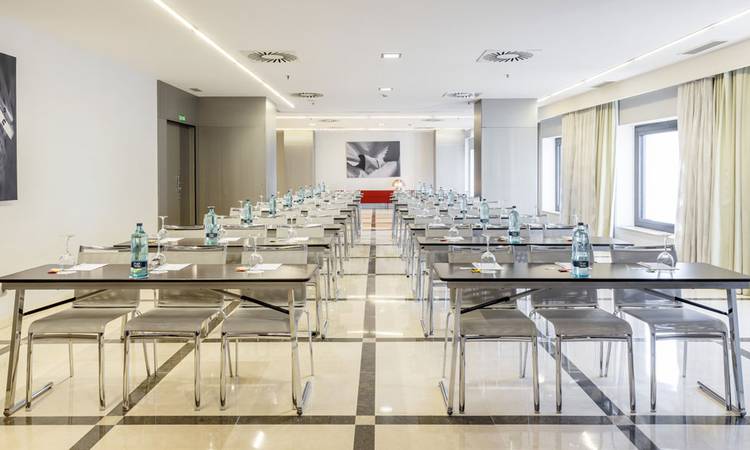 Formación A+B Room Hotel Ilunion Aqua 4 Valencia Formación A+B Room Hotel Ilunion Aqua 4 Valencia