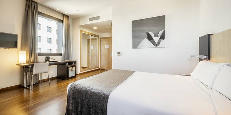  Hotel ILUNION Aqua 4 Valencia